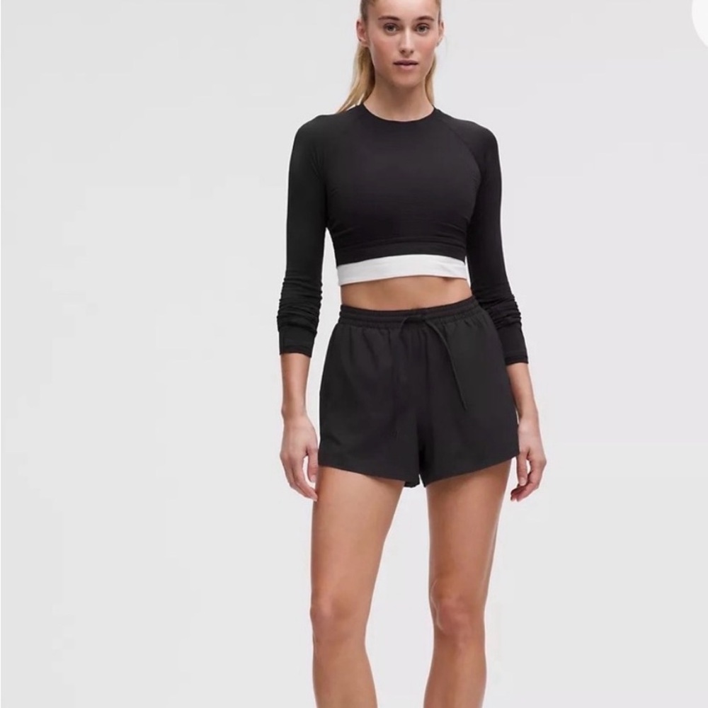 Lululemon Cinchable Waist High Rise Shorts. Size M